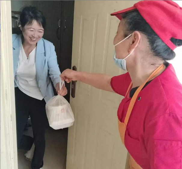 讓愛相傳 | 進(jìn)了標(biāo)新門，就是一家人